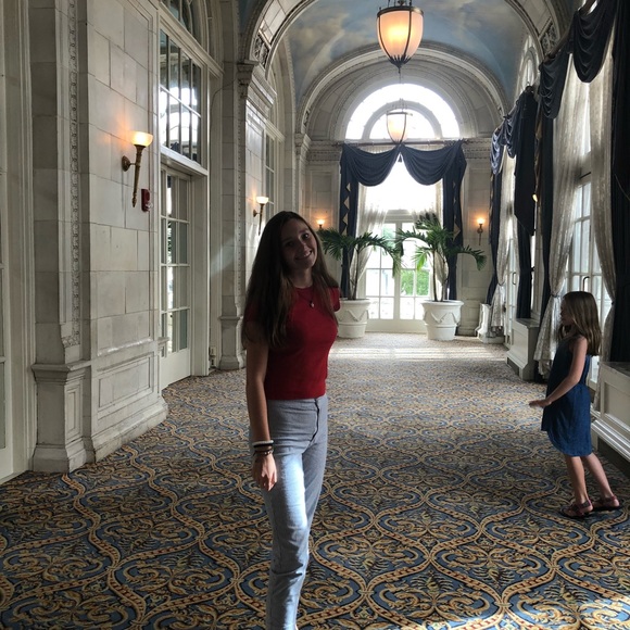 Meet your Posher, Julia - Picture 1 of 1